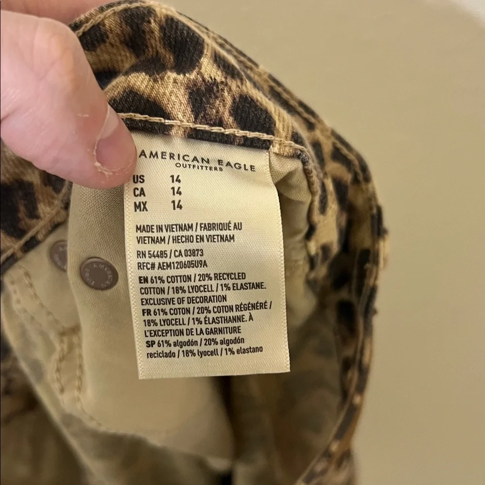 American Eagle Leopard Print Jort Denim Jean Shorts Women’s 14 - Picture 6 of 6